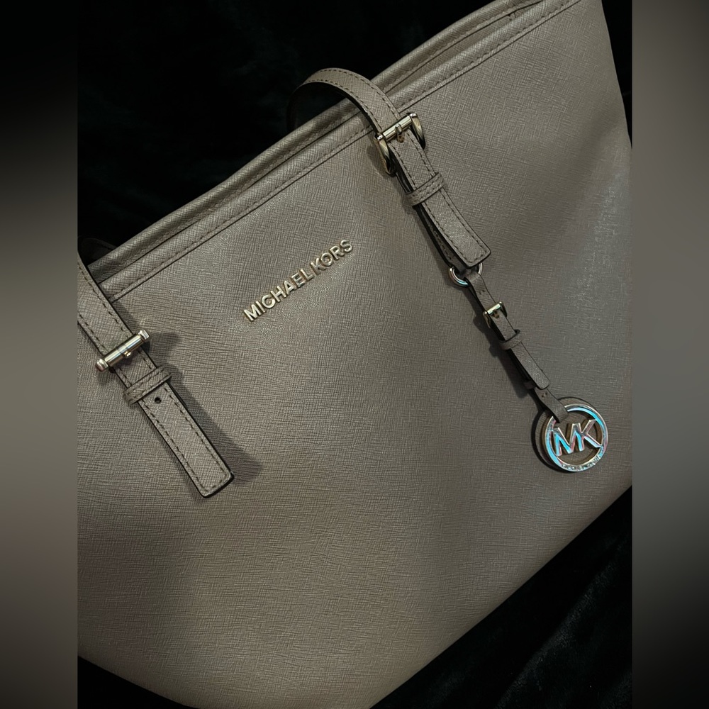Michael Kors Jet Set Tote